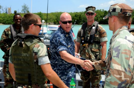 US Navy 100330-N-1906L-009 Fleet Master Chief John Minyard, fleet master chief of U.S. Pacific Fleet, thanks Sailors