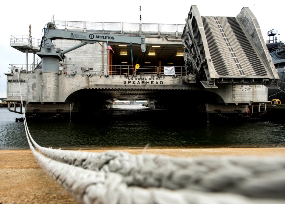 USNS Spearhead 140116-N-XQ474-224