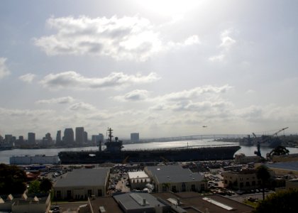 US Navy 100326-N-1926C-034 The aircraft carrier USS Nimitz (CVN 68) arrives at Naval Air Station North Island