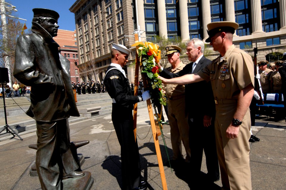 US Navy 100401-N-9818V-332 Chief of Naval Operations Adm. Gary Roughead, Secretary of the Navy (SECNAV) the Honorable Ray Mabus and Master Chief Petty Officer of the Navy (MCPON) Rick West participate in the wreath laying cerem