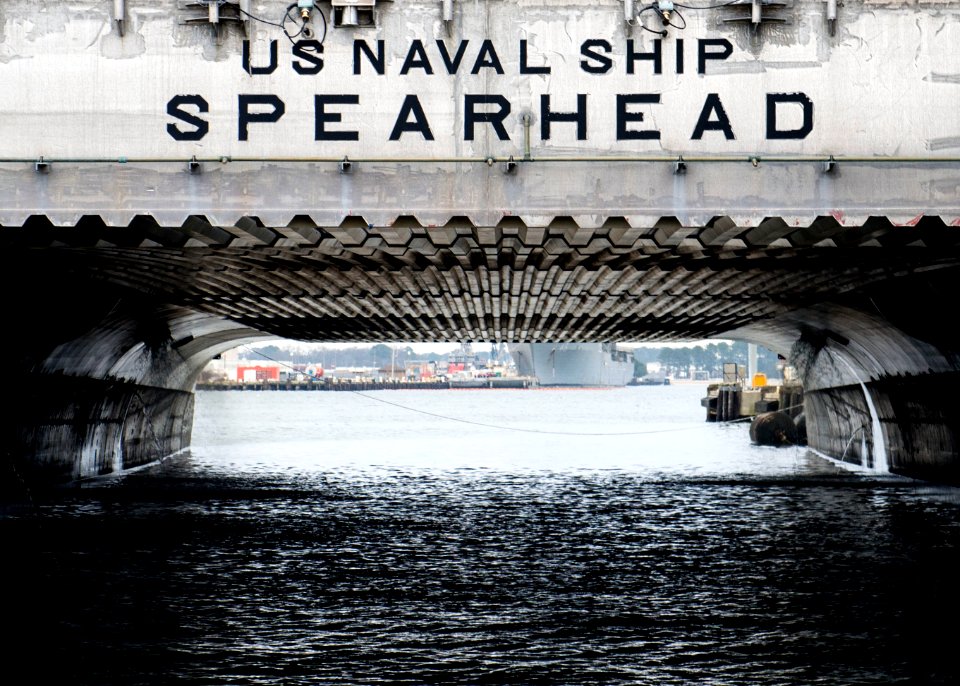 USNS Spearhead 140116-N-XQ474-161