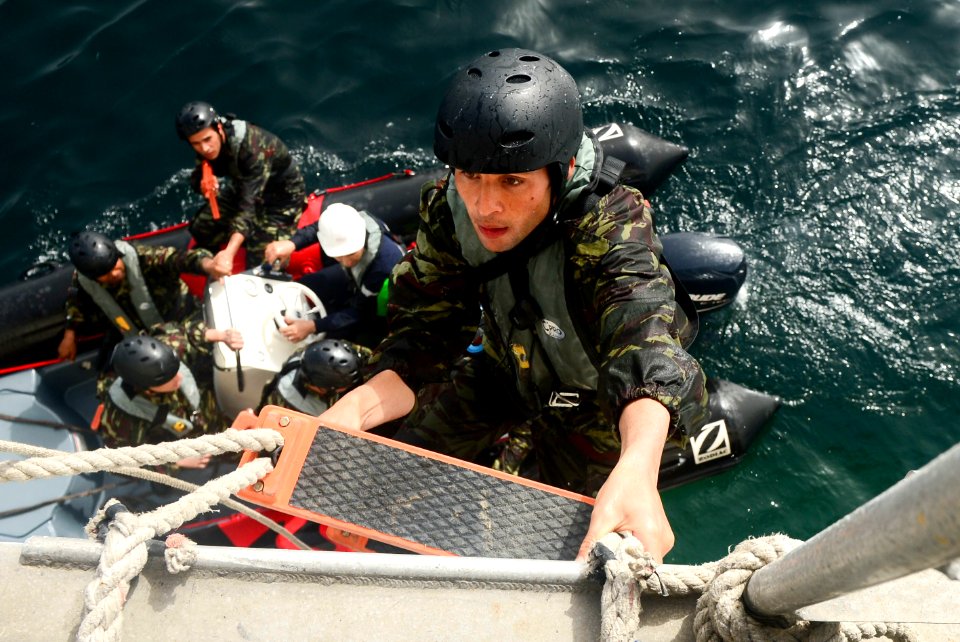 USNS Spearhead (JHSV-1) 150424-N-RB579-020