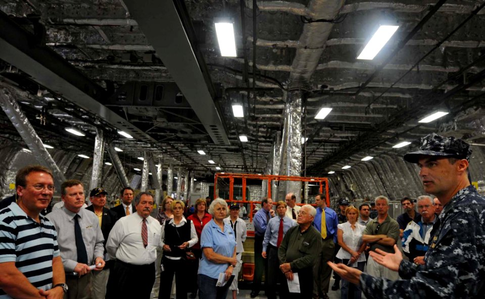 US Navy 100408-N-7653W-087 Cmdr. Curt Renshaw, commanding officer of the littoral combat ship USS Independence (LCS 2), addresses guests in the mission bay during a tour of the ship. Independence visited Mayport for the second