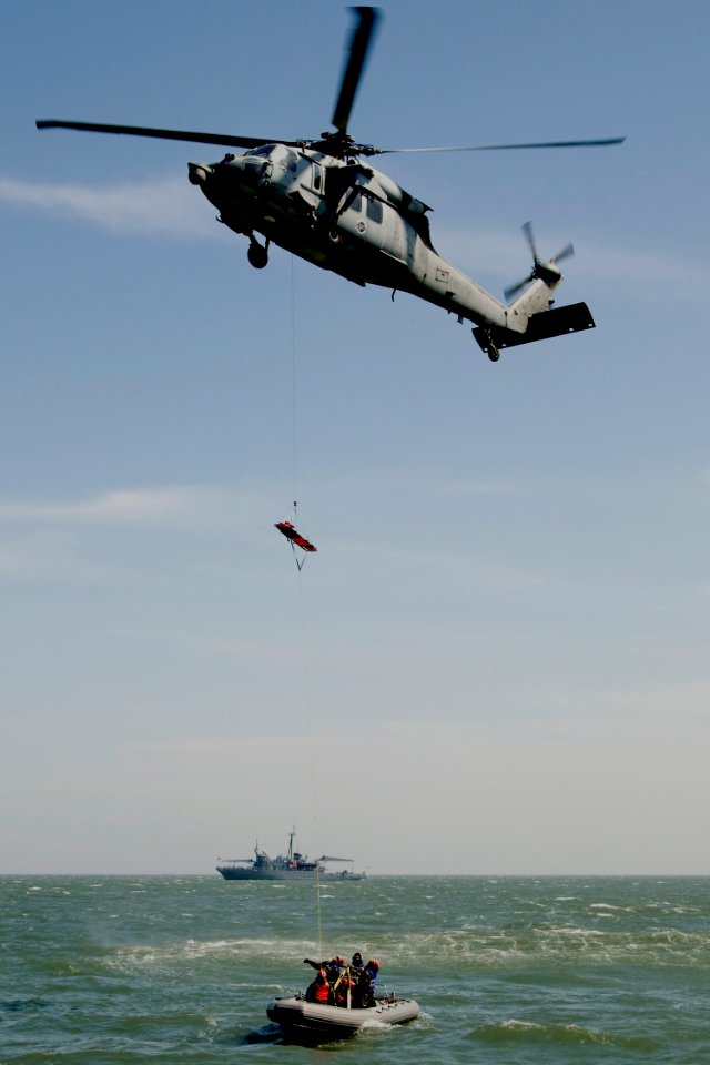 US Navy 100406-N-9123L-004 U.S. and Republic of Korea sailors conduct a medical evacuation training exercise in the Yellow Sea