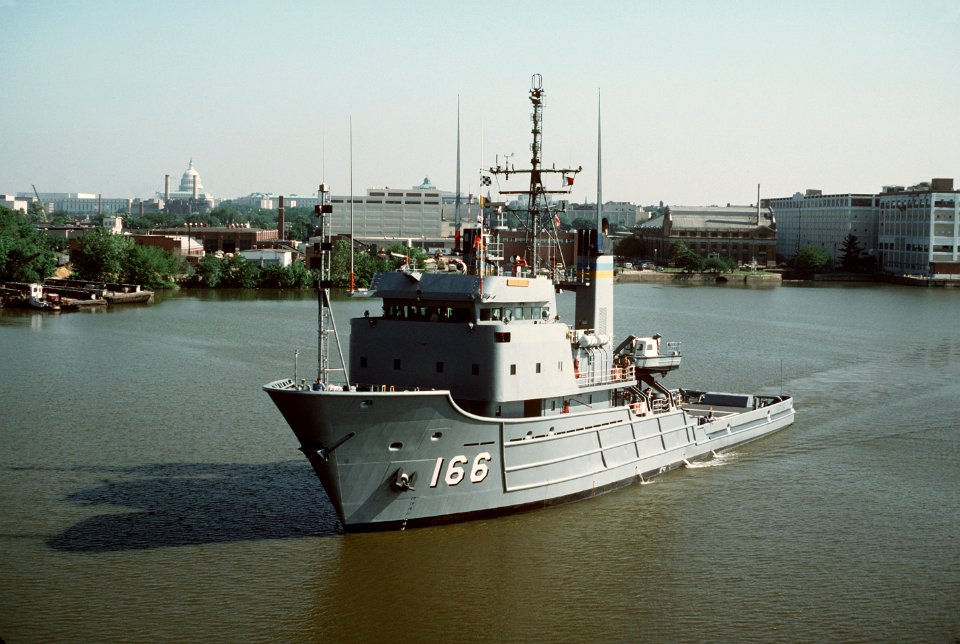 USNS Powhatan (T-ATF 166) port bow view
