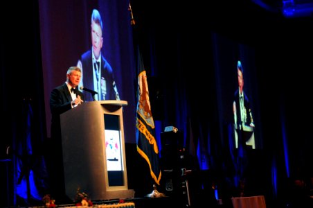 US Navy 100410-N-9818V-782 Master Chief Petty Officer of the Navy (MCPON) Rick West delivers remarks at the 110th Submarine Birthday Ball at the MGM Grand
