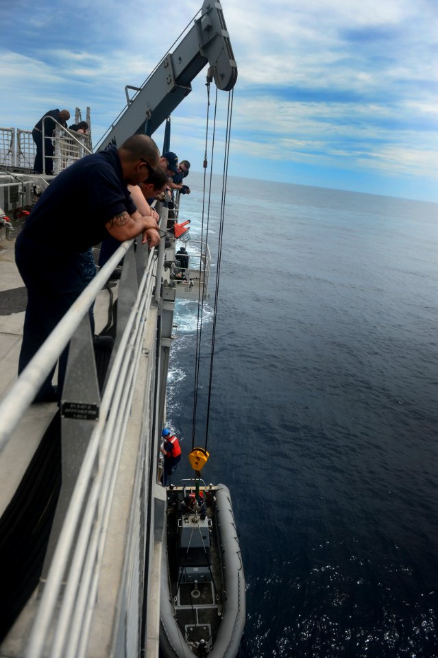 USNS Spearhead (JHSV 1) 150219-N-RB579-039