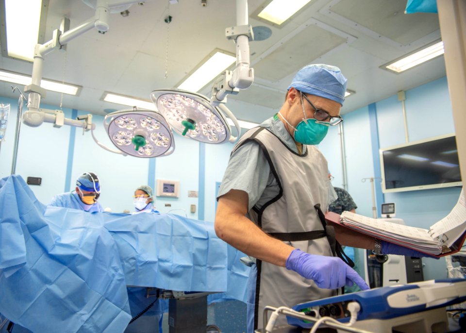 USNS Mercy Surgery (49837451601)