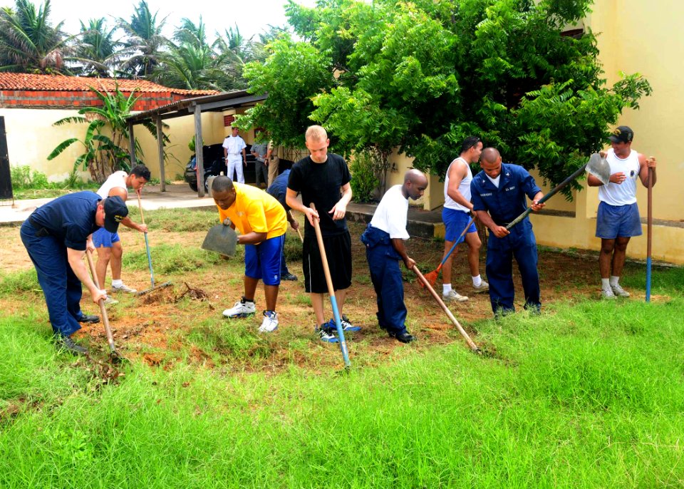 US Navy 100422-N-9301W-497 Sailors assigned to the guided-missile frigate USS Klakring (FFG 42) participate with sailors from the Brazilian navy in a community service project at a local school in Fortaleza, Brazil, Klakring is