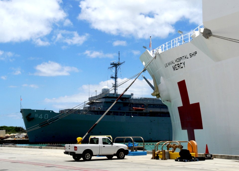 USNS Mercy moored next to USS Frank Cable at Naval Base Guam as Mercy, prepares for Pacific Partnership 2016. (27363208361)