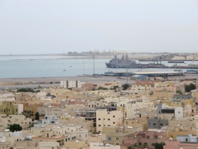 US Navy 100501-N-3358S-069 The amphibious transport dock ship USS Mesa Verde (LPD 19) is pierside for her first port visit to Bahrain