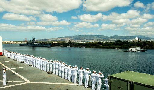 USNS Mercy arrives at Pearl Harbor for Pacific Partnership 2015 150525-N-TQ272-044