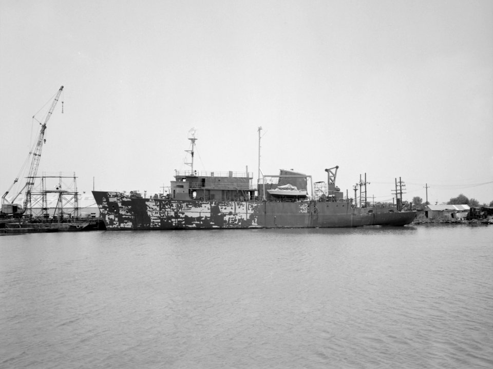 USNS Kellar (T-AGS-25) in June 1968