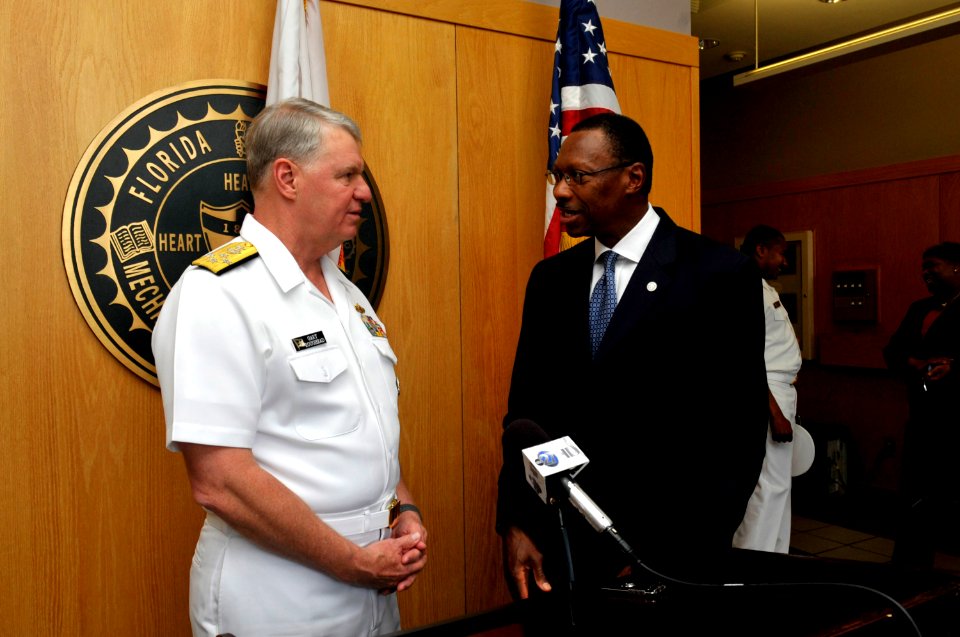 US Navy 100430-N-8273J-189 Adm. Gary Roughead speaks with Dr. James Ammons