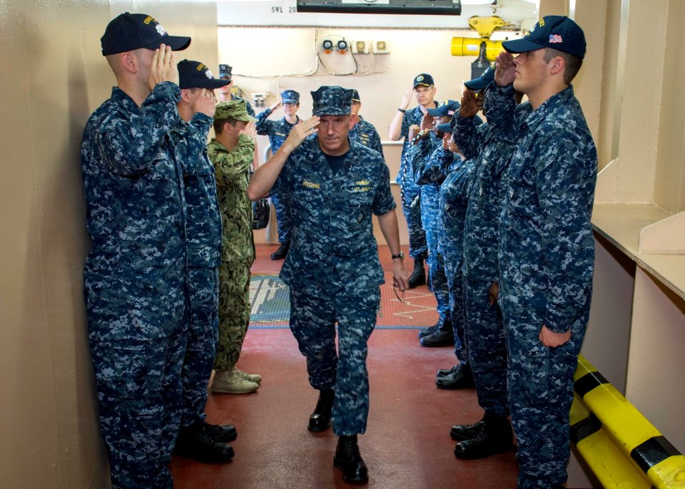 USNS Mercy (T-AH 19) 160609-N-CV785-003