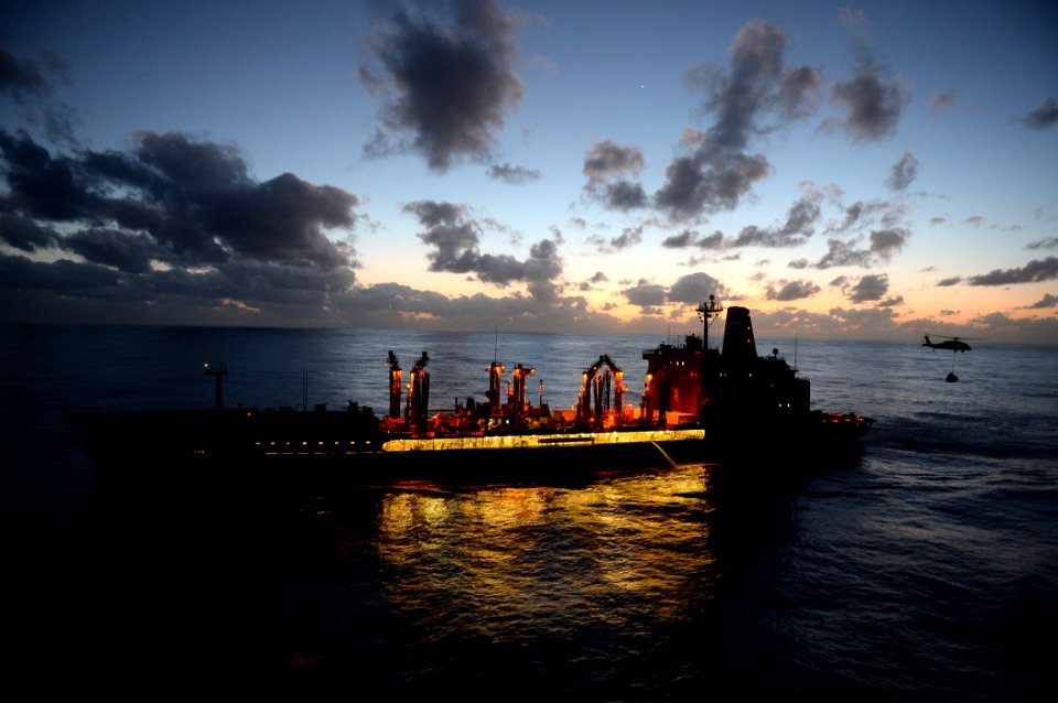 USNS Guadalupe (T-AO 200) delivers supplies to USS Makin Island. (16545617536)