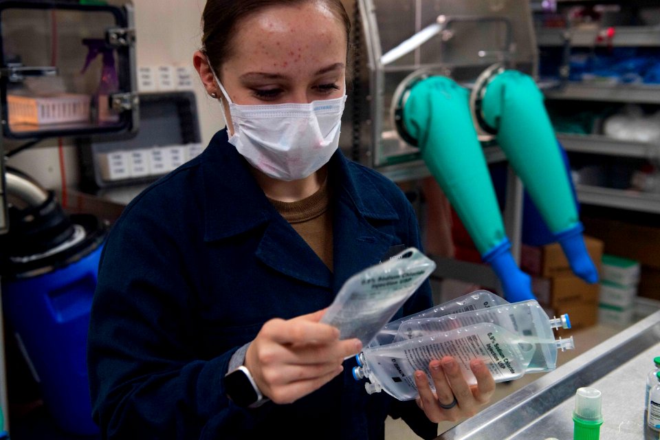 USNS Comfort Pharmacy Distributes Patient Medication (49770907737)