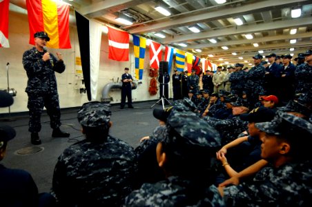 US Navy 100505-N-9818V-428 Master Chief Petty Officer of the Navy (MCPON) Rick West answers questions during an all hands call aboard USS Green Bay (LPD 20)