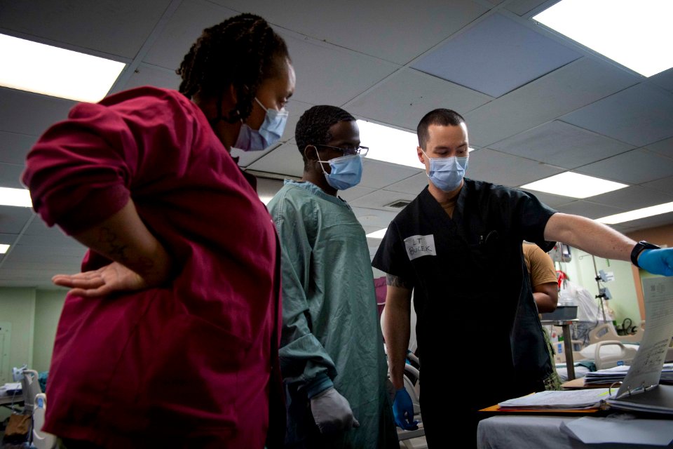 USNS Comfort Provides Care for Critical Patients in Intensive Care Unit (49826842042)