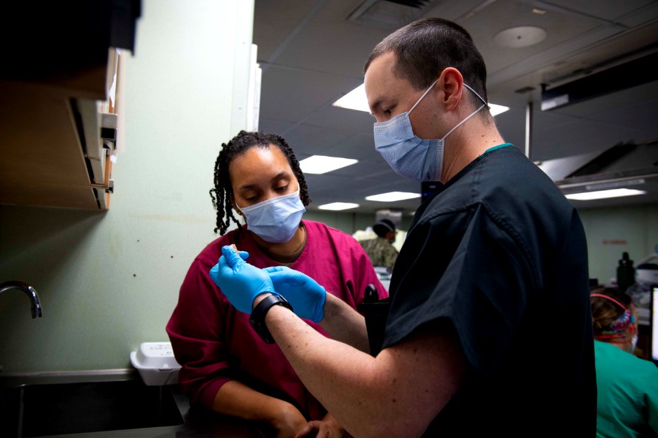 USNS Comfort Provides Care for Critical Patients in Intensive Care Unit (49825993138)