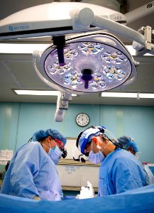 USNS Comfort (T-AH 20) Performs Surgery (49803311407)