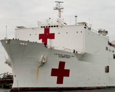 USNS Comfort arrives in Mayport. (8530722561) (cropped)