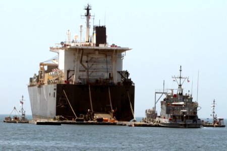 USNS 2nd Lt. John P. Bobo unloads supplies. (19286081978)