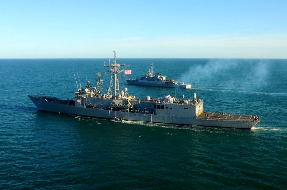 US Navy 100518-N-9301W-174 he guided-missile frigate USS Klakring (FFG 42) prepares to transfer Sailors