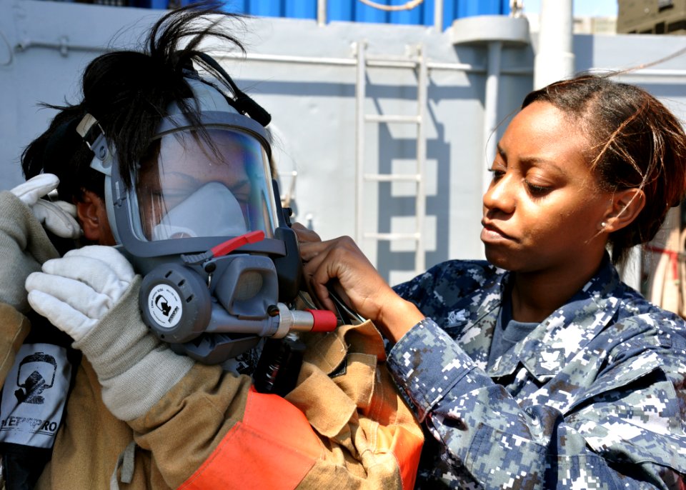 US Navy 100524-N-5483N-010 Damage control training aboard USS Mount Whitney