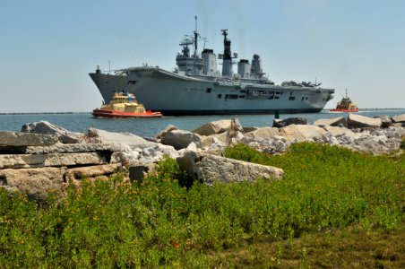 US Navy 100528-N-1522S-001 The British Royal Navy light aircraft carrier HMS Ark Royal (R07) approaches Naval Station Mayport
