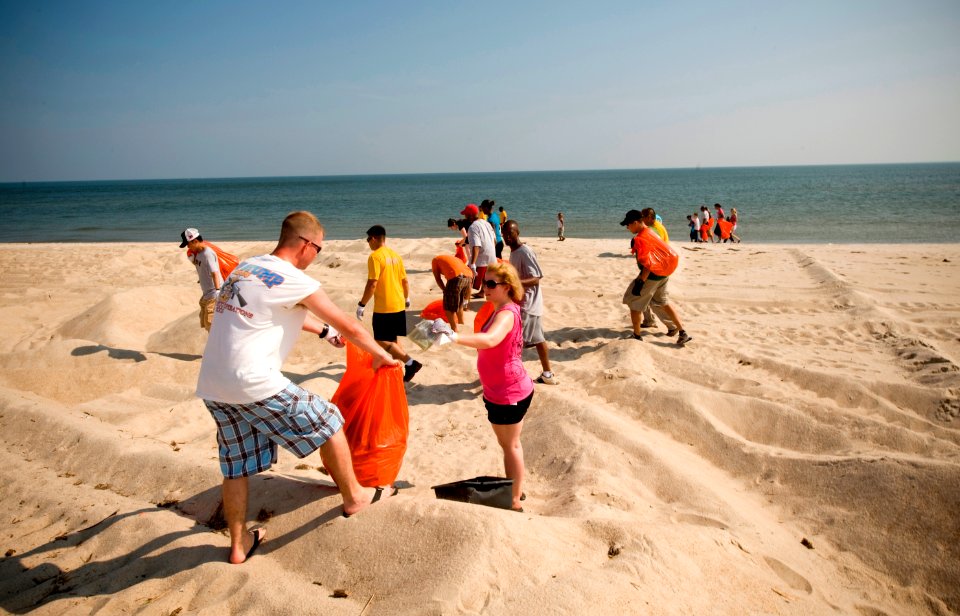 US Navy 100605-N-7874H-059 Sailors participate in
