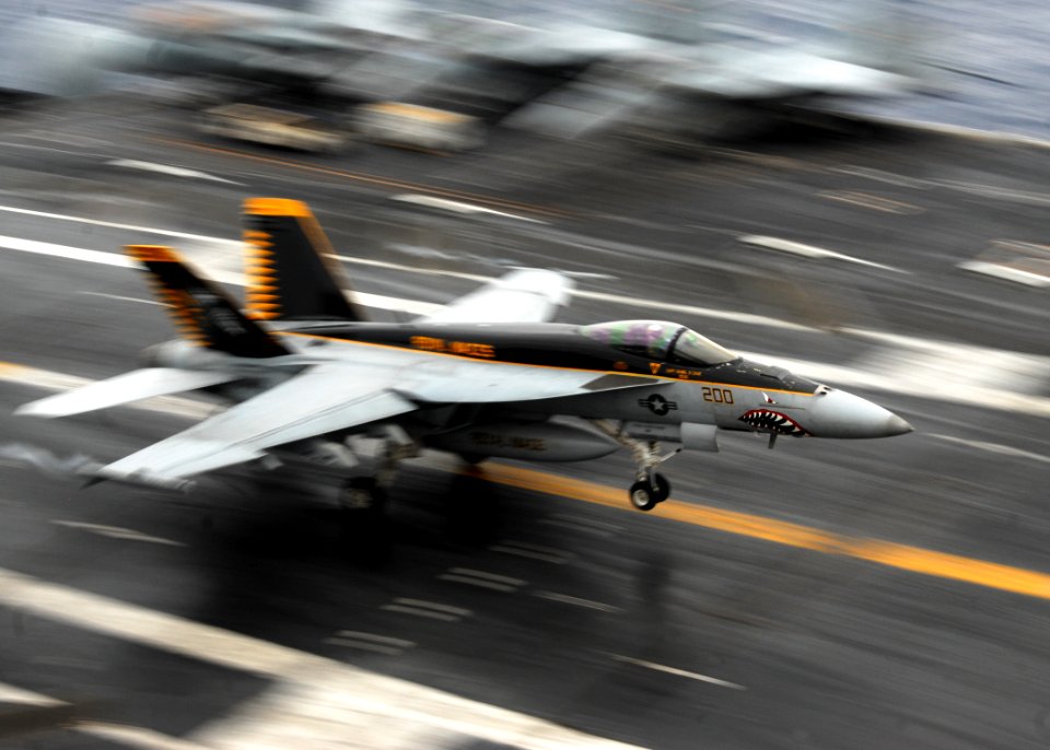 US Navy 100615-N-2013O-004 An F-A-18E Super Hornet assigned to the Royal Maces of Strike Fighter Squadron (VFA) 27 lands aboard the aircraft carrier USS George Washington (CVN 73)