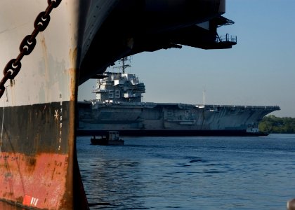 US Navy 100618-N-1251W-029 The decommissioned aircraft carrier Ex-USS Forrestal (AVT 59) arrives at Naval Support Activity Philadelphia from Naval Station Newport, R.I