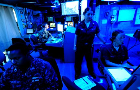 US Navy 100617-N-7948R-262 Sailors provide situational awareness for pilots from the tactical air control squadron aboard the amphibious assault ship USS Peleliu (LHA 5)