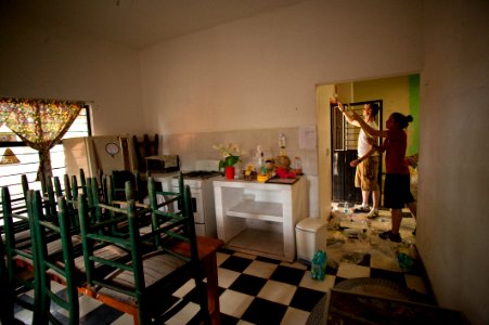 US Navy 100617-N-5319A-066 Sailors and Marines assigned to the amphibious transport dock ship USS New Orleans (LPD 18) paint an orphanage in Manzanillo, Mexico