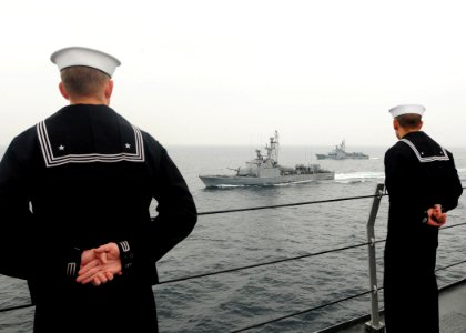 US Navy 100619-N-9301W-457 Sailors aboard the guided-missile frigate USS Klakring (FFG 42) man the rails prior to a ceremony to render honors to Chilean naval war hero Capt. Arturo Prat Chacon