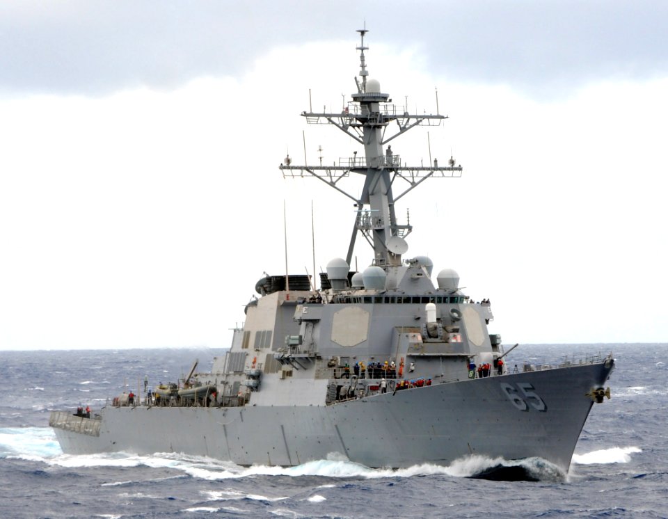 US Navy 100623-N-7058E-105 USS Benfold (DDG 65) is en route to Pearl Harbor, Hawaii