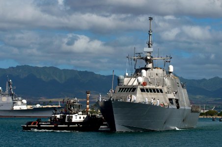 US Navy 100624-N-6674H-009 The Navy's first littoral combat ship USS Freedom (LCS 1) arrives at Joint Base Pearl Harbor-Hickam for Rim of the Pacific (RIMPAC) 2010
