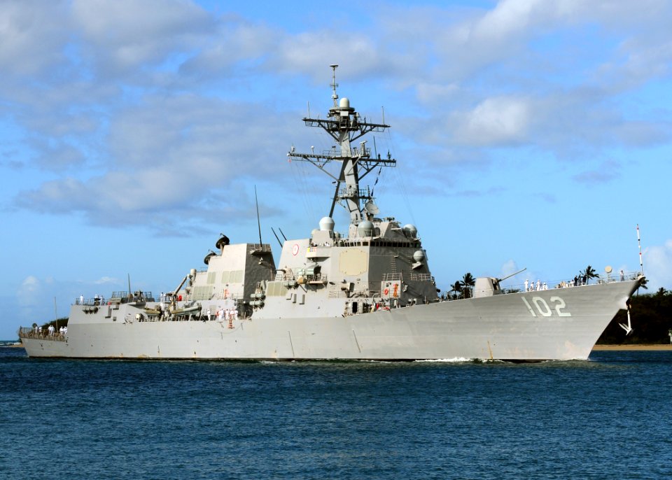 US Navy 100624-N-6854D-908 USS Sampson (DDG 102) pulls into Joint Base Pearl Harbor-Hickam, Hawaii, to support RIMPAC 2010
