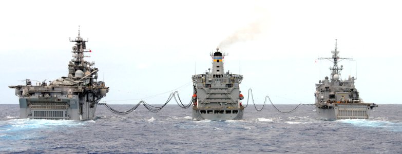 US Navy 100623-N-7058E-023 USS Bonhomme Richard (LHD 6), left, USS Cleveland (LPD 7) refuel simultaneously from USNS Guadalupe (T-AO 200)
