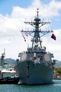 US Navy 100624-N-6674H-034 The Arleigh Burke-class guided-missile destroyer USS Benfold (DDG 65) arrives at Joint Base Pearl Harbor-Hickam for Rim of the Pacific (RIMPAC) 2010