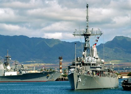 US Navy 100629-N-0641S-042 The Avenger-class mine countermeasures ship USS Devastator (MCM 6) pulls into Joint Base Pearl Harbor-Hickam to participate in Rim of the Pacific (RIMPAC) 2010 exercises