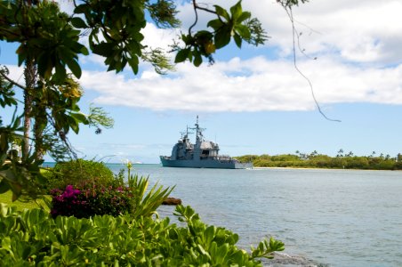US Navy 100706-N-6674H-010 he Ticonderoga-class guided-missile cruiser USS Chancellorsville (CG 62) departs Joint Base Pearl Harbor-Hickam to participate in Rim of the Pacific (RIMPAC) 2010 exercises