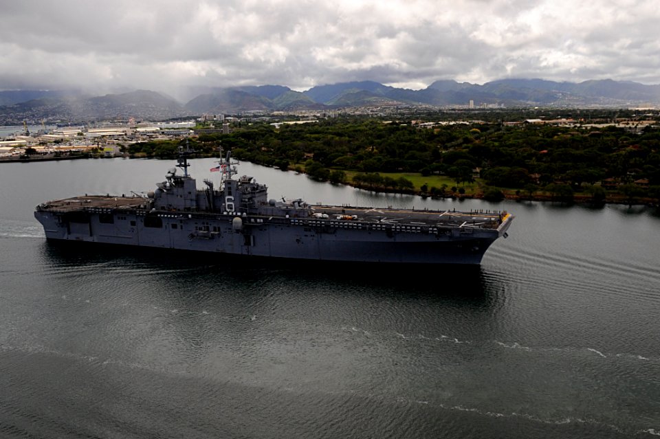 US Navy 100706-N-9500T-432 USS Bonhomme Richard (LHD 6) departs Pearl Harbor during Rim of the Pacific (RIMPAC) 2010 exercises