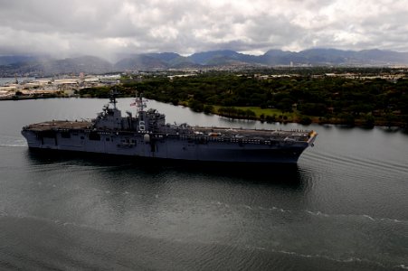 US Navy 100706-N-9500T-432 USS Bonhomme Richard (LHD 6) departs Pearl Harbor during Rim of the Pacific (RIMPAC) 2010 exercises