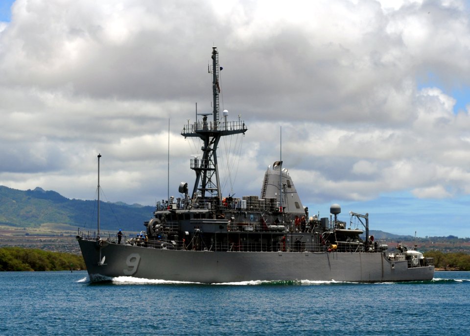 US Navy 100707-N-6854D-014 USS Pioneer (MCM 9) departs Joint Base Pearl Harbor-Hickam to support Rim of the Pacific (RIMPAC) 2010 exercises