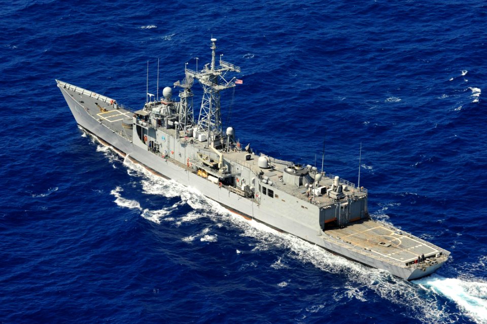 US Navy 100707-N-7200S-020 USS McClusky (FFG 41) transits to a formation of U.S. and coalition forces during Rim of the Pacific (RIMPAC) 2010 exercises