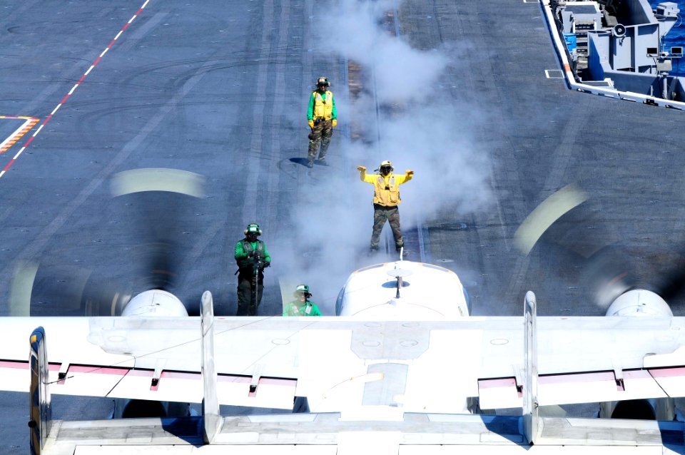 US Navy 100714-N-7939W-102 Greyhound prepares to launch from USS Nimitz