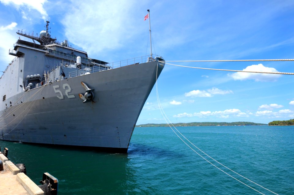 US Navy 100713-N-7948R-202 USS Pearl Harbor arrives in Trincomalee, Sri Lanka
