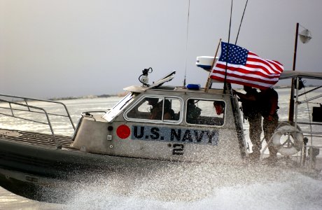 USN patrol boat in the Persian Gulf -b